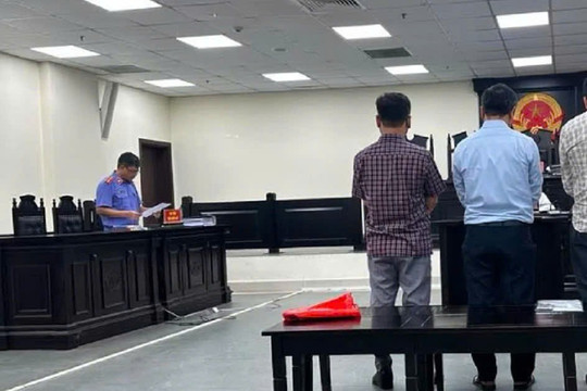 Tuyên phạt 3 năm tù cựu hiệu trưởng 'ăn chặn' tiền A80 của sinh viên