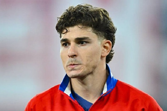 Julian Alvarez bị fan Atletico Madrid tẩy chay dữ dội, Arsenal rộng cửa chiêu mộ tiền đạo