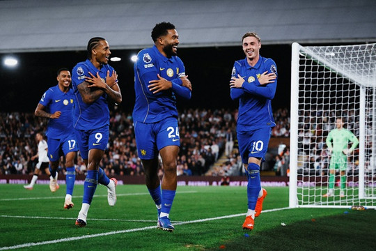 Chelsea thời Xabi Alonso: Hàng công thăng hoa rực sáng nhưng tử huyệt nơi khung gỗ lộ rõ