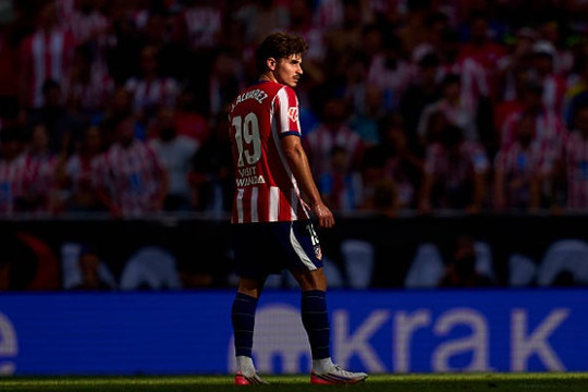 Atletico Madrid dứt khoát từ chối ngồi vào bàn đàm phán bán Julian Alvarez cho Barcelona