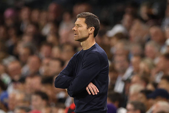 Louis Saha chỉ ra chìa khóa trung tuyến để HLV Xabi Alonso đưa Chelsea lên ngôi vô địch