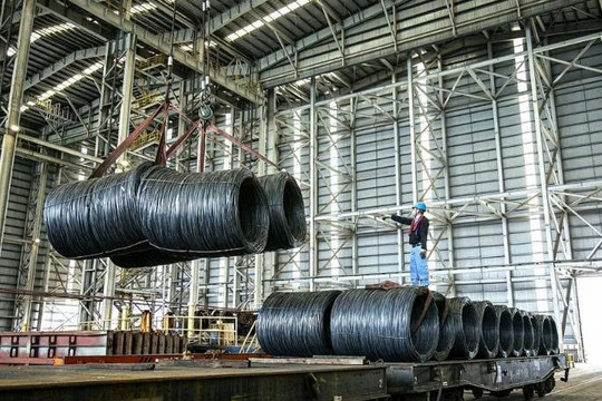 Giá quặng sắt tăng lên mốc 98,15 USD/tấn do bão Narra gây gián đoạn vận tải biển