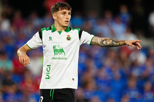 Hậu vệ trẻ Jorge Salinas: Mảnh ghép phòng ngự đa năng định hình tương lai Manchester United