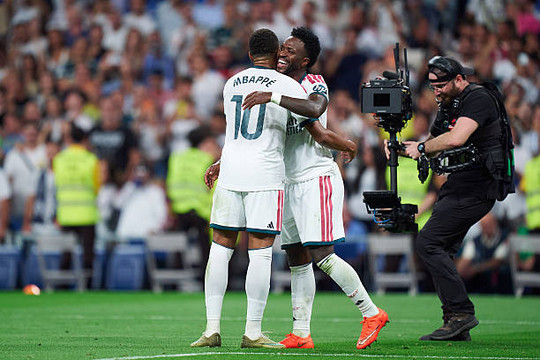 Mbappe tỏa sáng rực rỡ, Real Madrid đè bẹp Sociedad 4-1 bằng lối đá áp đảo của Mourinho