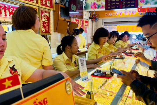 Giá vàng sáng 30/8: Người mua lỗ 4,9 triệu đồng/lượng nếu 'đu' đỉnh tuần