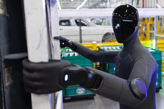 Các hãng xe lớn đẩy mạnh ứng dụng robot hình người trong sản xuất