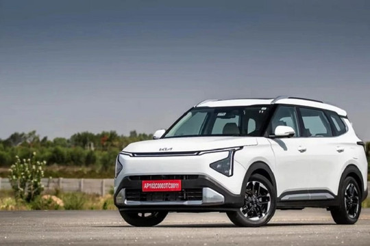 Tin xe 3/9: Kia Carens mới lộ diện tại Việt Nam, Honda WR-V nâng cấp mạnh