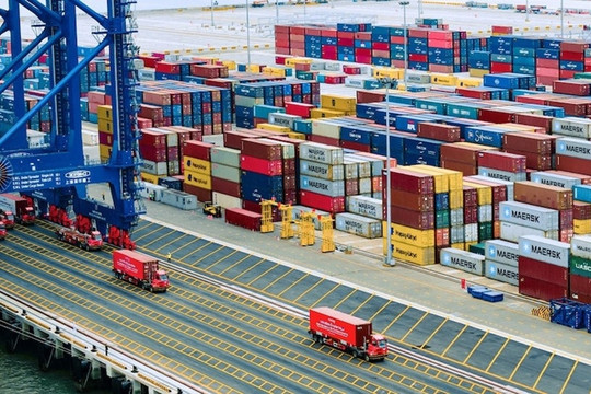 Tổng kim ngạch xuất nhập khẩu 8 tháng năm 2026 đạt 770,14 tỷ USD, nhập siêu 20,46 tỷ USD