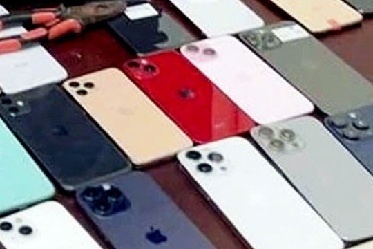 Đột nhập cửa hàng, cuỗm 29 iPhone hơn 200 triệu đồng
