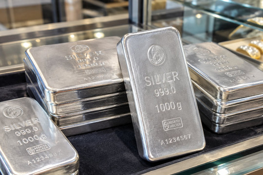 Giá bạc ngày 9/9 tăng lên mức 66,68 USD/ounce, thị trường trong nước đạt 2.304.000 đồng/lượng