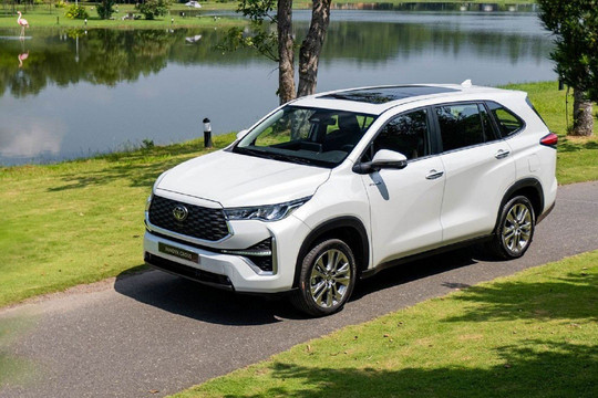 Sức mua xe hybrid giảm trong tháng Ngâu, Toyota chiếm thế áp đảo