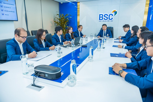 VN-Index điều chỉnh 3,1% trước tuần cơ cấu danh mục ETF: BSC cảnh báo diễn biến khó lường