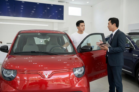 VinFast VF 2 qua bài thử thực tế: Gọn trong phố, nhẹ nhàng khi đỗ
