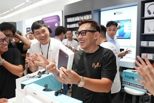 Thị trường ghi nhận hơn 318.000 đơn đặt mua iPhone 18 Pro Max với mức giá từ 42 triệu đồng