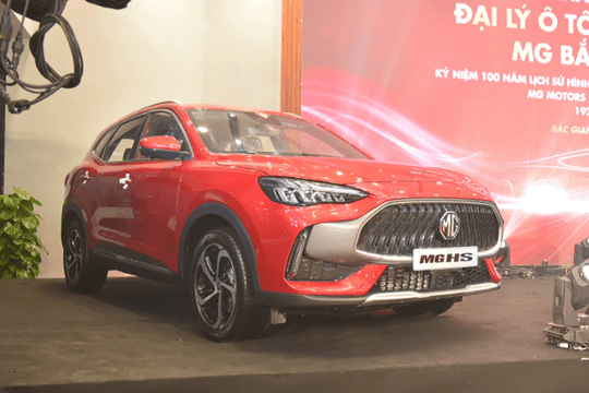 Loạt xe MG giảm giá sâu, khách hàng đổ về đại lý trải nghiệm trong tháng 9
