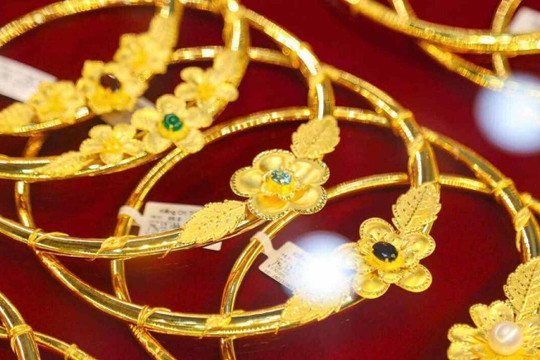 Giá vàng hôm nay 25/09/2026: SJC ở mức 141,4 - 144,4 triệu đồng/lượng, đi ngang