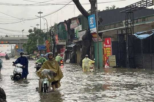 Miền Bắc ngày nắng, mưa dông ở Trung Bộ và Nam Bộ giảm dần