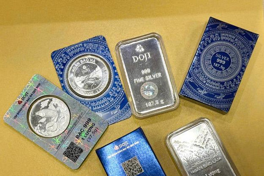 Giá bạc hôm nay 28/9 giữ mốc 64,14 USD/ounce, thị trường trong nước lên tới 2,284 triệu đồng