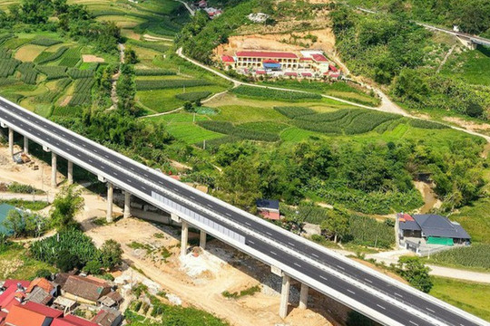 Nghiên cứu miễn phí 2 tuyến cao tốc khai thác tạm dịp Tết 2027