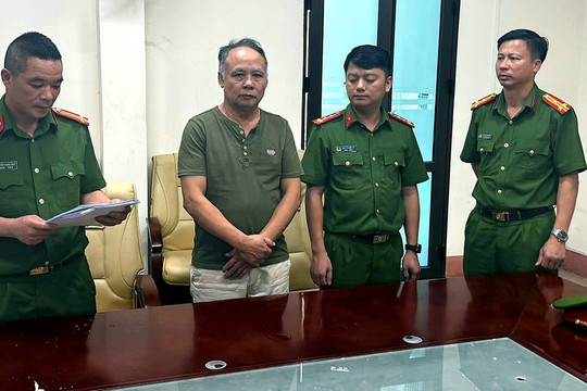 Bắt tạm giam nguyên công chức thuế Tổ thu phí cửa khẩu Kim Thành