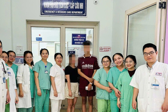 Trẻ mắc sốt xuất huyết Dengue chuyển nặng, cảnh giác biến chứng xuất huyết tiêu hóa