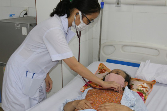 Nữ bác sĩ được cộng đồng tiếp sức và hành trình trở lại nghề y