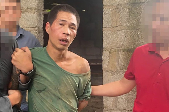 Bắt đối tượng truy nã, luôn đem súng theo người