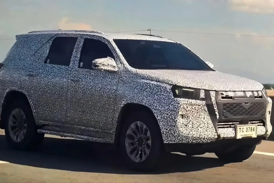 Tin xe 19/10: Toyota Fortuner, Kia Sonet lộ diện thế hệ mới trên đường thử