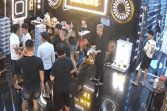 Mâu thuẫn trong đêm ở quán karaoke, một người tử vong sau nhiều giờ cấp cứu