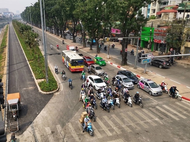 Ảnh: Toàn cảnh tuyến đường dành riêng cho người đi bộ và xe đạp dọc sông Tô Lịch