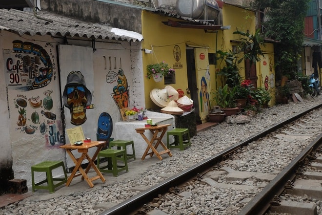 Phố đường tàu ở Hà Nội nổi tiếng trên báo quốc tế