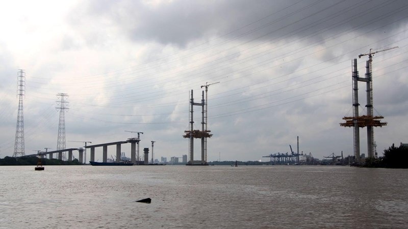 Ảnh: Cận cảnh cầu dây văng cao nhất Việt Nam đang dần hiện hữu