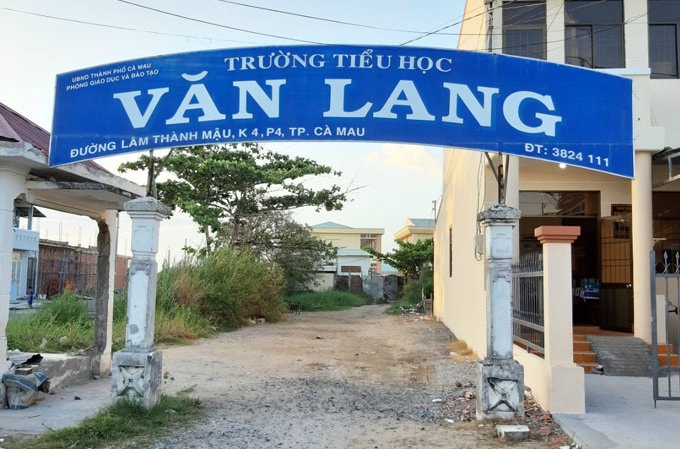 Phát hiện thầy hiệu trưởng treo cổ tự tử tại nhà riêng