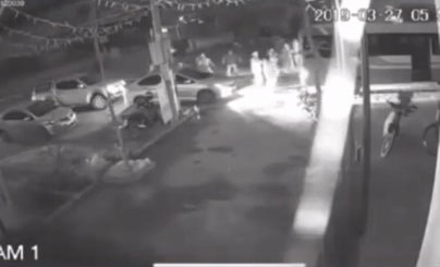 Video khoảnh khắc xe khách lao vào đoàn người đưa tang, 7 người tử vong