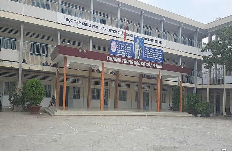 Lại xảy ra vụ đánh hội đồng, một học sinh lớp 6 bị nhóm bạn đánh ngay trong trường