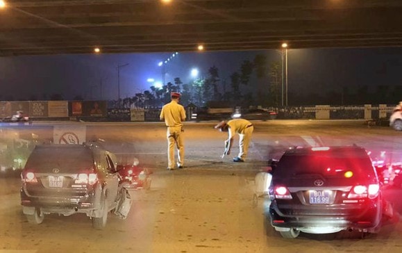 Tài xế xe biển xanh gây tai nạn rồi bỏ chạy là thượng sỹ công an