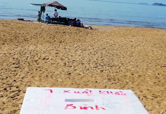 Người dân quyên góp để hỗ trợ tìm kiếm sinh viên nghèo mất tích trên biển