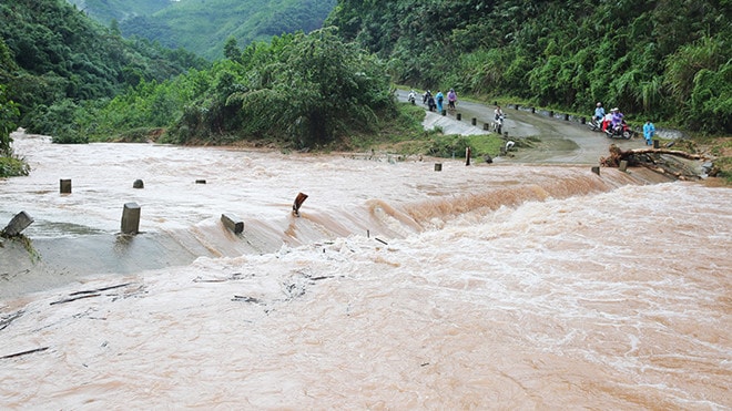 Điện Biên: Hai mẹ con bị lũ cuốn mất tích
