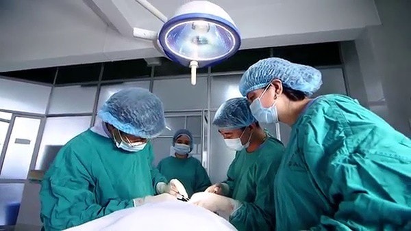 Tẩy nốt ruồi lạ trên mũi, người đàn ông không ngờ mắc ung thư