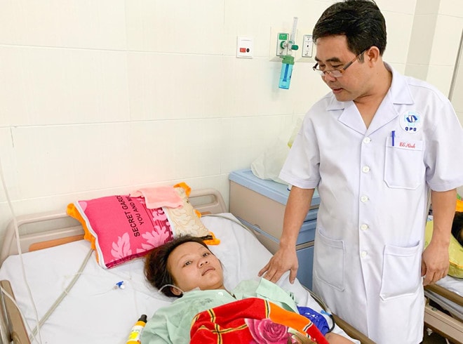 Cứu sống sản phụ mất gần 2/3 lượng máu sau khi sinh con ở nhà