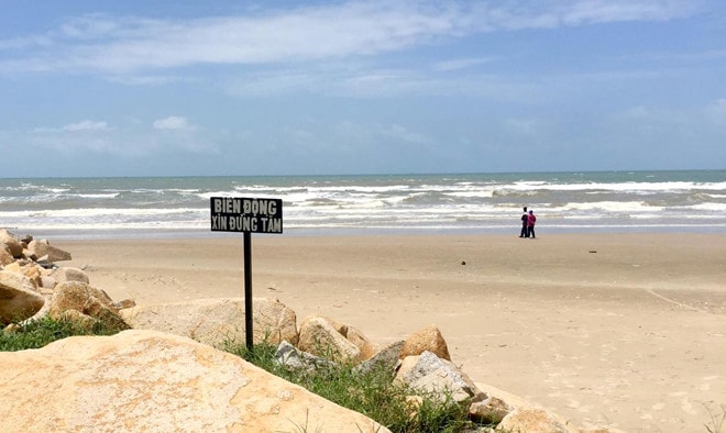 Vụ 6 người tử vong và mất tích ở biển Bình Thuận: Khách phớt lờ cảnh báo sóng lớn