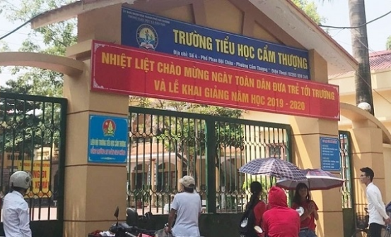 Làm rõ việc hàng trăm học sinh nghỉ học do có triệu chứng đau bụng, buồn nôn
