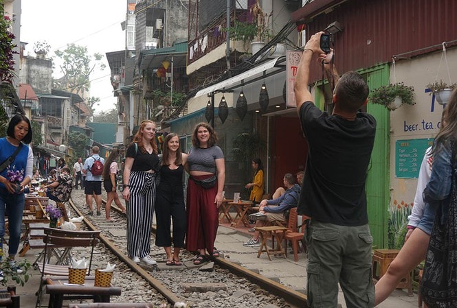 Hà Nội sẽ dẹp bỏ cà phê đường tàu trước 12/10