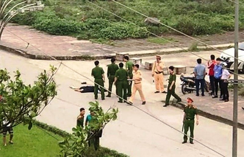 Giáng cấp Trung tá CSGT "đứng nhìn" nam thanh niên sát hại bạn gái