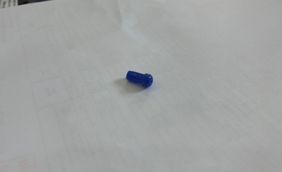 Nghịch dại nhét đuôi bút bi vào lỗ mũi, bé trai lớp 2 nhập viện cấp cứu