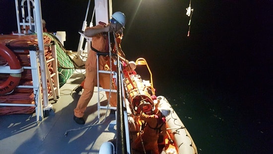 Kịp thời cứu ngư dân đứt lìa bàn chân khi hành nghề trên biển