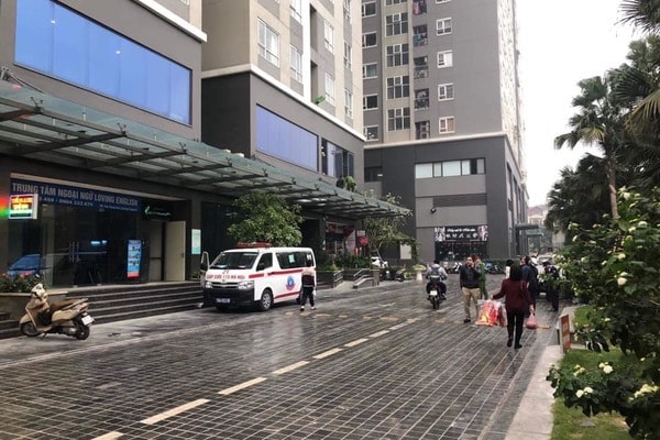 Xót xa bé gái 4 tuổi rơi từ tầng 25 chung cư xuống đất tử vong thương tâm