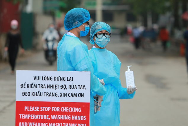 160 y bác sĩ bệnh viện Bạch Mai có kết quả xét nghiệm âm tính COVID-19 lần 2