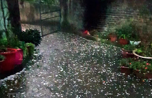 Miền Bắc mưa lạnh trong nhiều ngày tới, đề phòng lốc sét