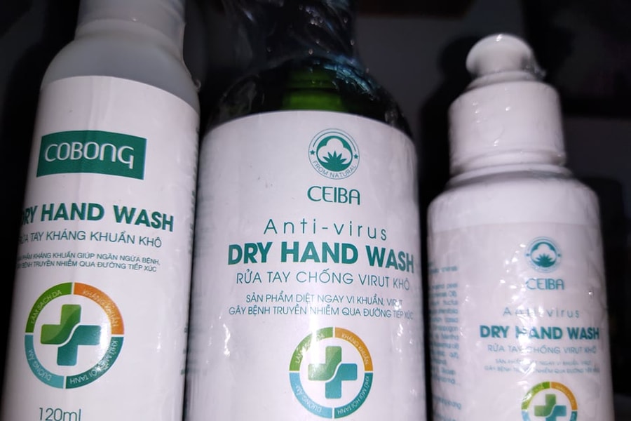 Những điểm đáng ngờ về sản phẩm nước rửa tay khô Dry Hand wash